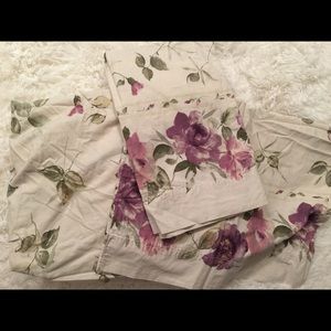 Dan River Queen Size Fitted Sheet Pillow Cases